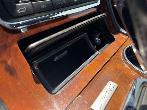 Used 2016 Lincoln Navigator L Select AWD/4WD image 28