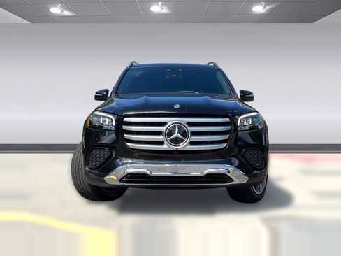 Used 2024 Mercedes-Benz GLS 450 4MATIC image 4
