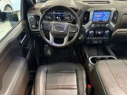 Used 2023 GMC Sierra 2500 Denali w/ Denali Black Diamond Edition AWD/4WD image 5