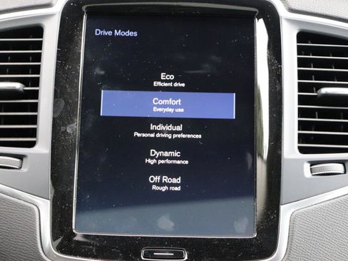 Used 2019 Volvo XC90 T6 Momentum AWD/4WD image 17
