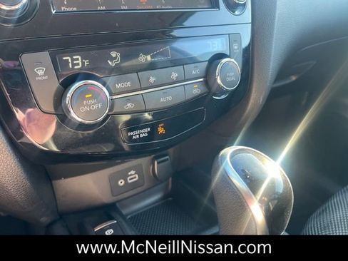 Used 2022 Nissan Rogue Sport SV w/ Technology Package image 18