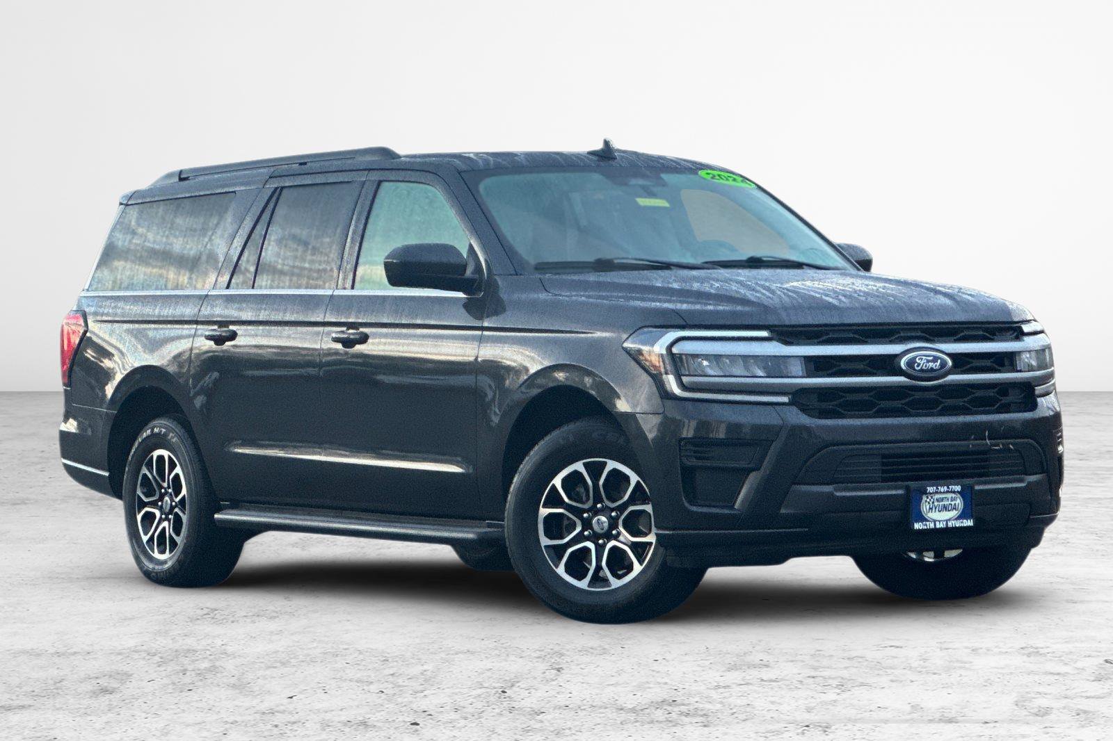 Used 2024 Ford Expedition Max XLT AWD/4WD image 2