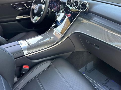 Used 2026 Mercedes-Benz GLC 300 4MATIC image 32