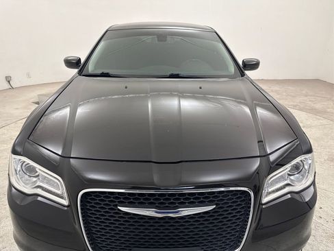 Used 2018 Chrysler 300 Touring w/ Driver Convenience Group RWD image 17