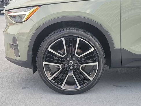 Used 2024 Volvo XC40 B5 Ultimate w/ Protection Package Premier AWD/4WD image 13