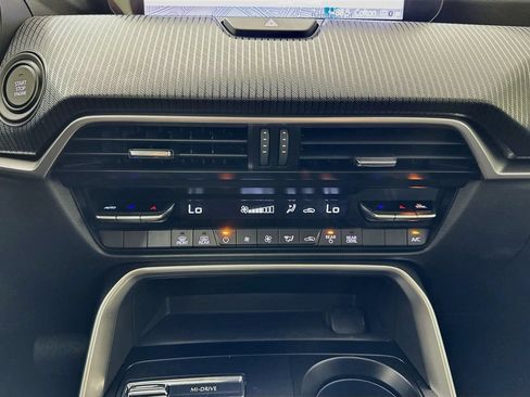Used 2024 MAZDA CX-90 3.3 Turbo w/ Select Package AWD/4WD image 16