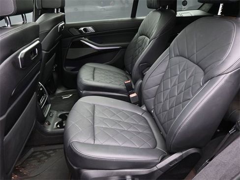 Certified 2023 BMW X7 xDrive40i w/ M Sport Package image 29