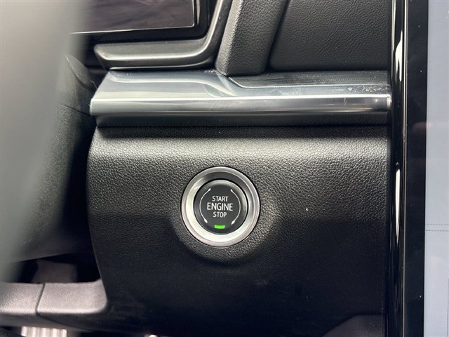 Used 2025 GMC Terrain Elevation w/ Elevation Premium Package AWD/4WD image 17
