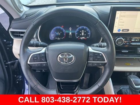 Used 2023 Toyota Highlander Platinum FWD image 21
