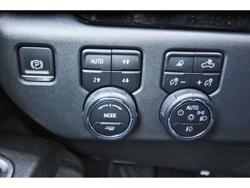 Used 2023 Chevrolet Silverado 1500 LT Trail Boss w/ LT Trail Boss Premium Package AWD/4WD image 19