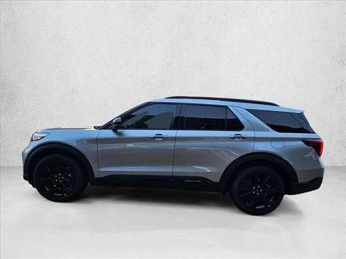 Used 2022 Ford Explorer ST w/ Equipment Group 401A RWD image 9