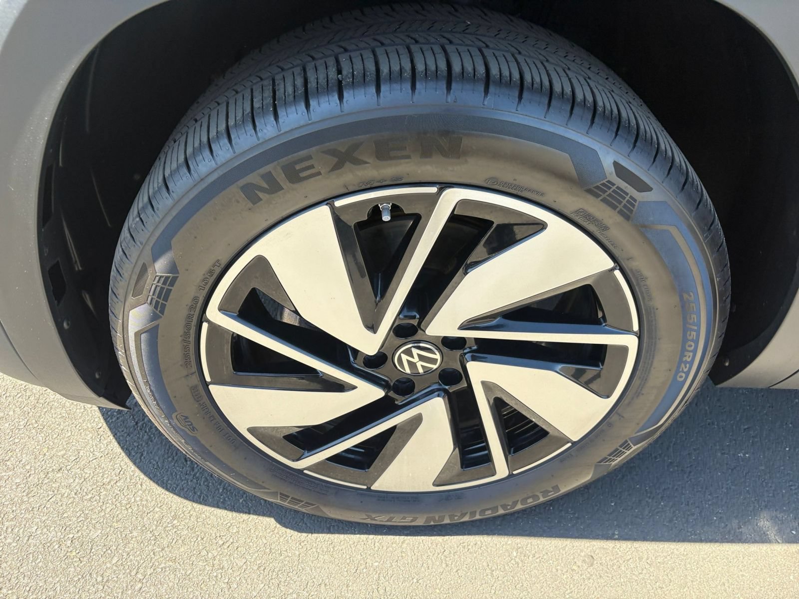 Used 2026 Volkswagen Atlas SE FWD image 33