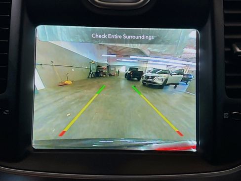 Used 2021 Chrysler 300 Touring L RWD image 9