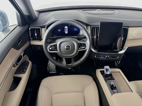 New 2026 Volvo XC90 B6 Plus w/ Protection Package Premier image 24