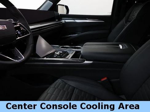 Used 2025 Cadillac Escalade V image 21