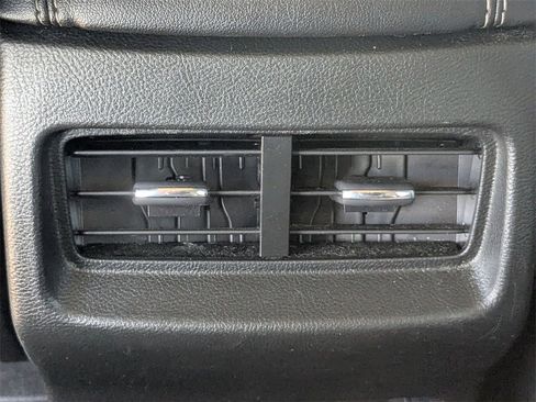 Used 2024 Ford Edge Titanium image 28