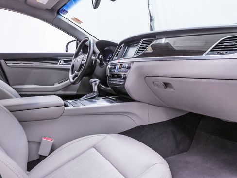 Used 2019 Genesis G80 3.8 image 12