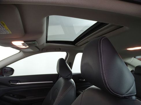 Used 2024 Nissan Altima 2.5 SL image 22