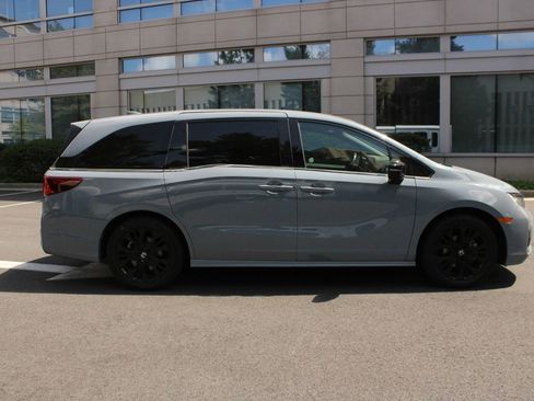 Used 2025 Honda Odyssey Sport-L image 6