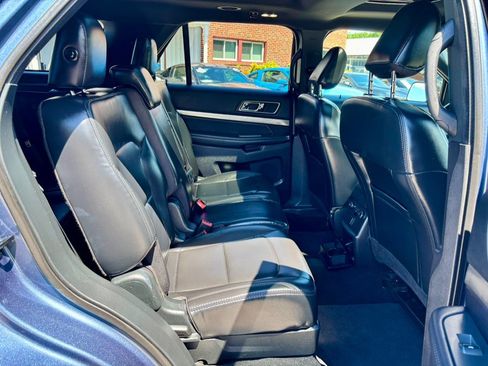 Used 2019 Ford Explorer XLT w/ Equipment Group 202A AWD/4WD image 16