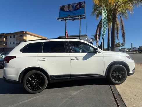 Used 2019 Mitsubishi Outlander SE image 14