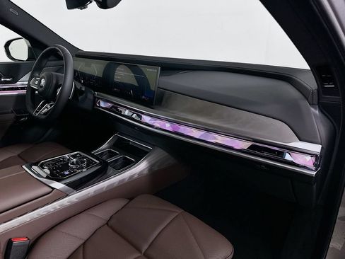 Used 2026 BMW 740i xDrive AWD/4WD image 29