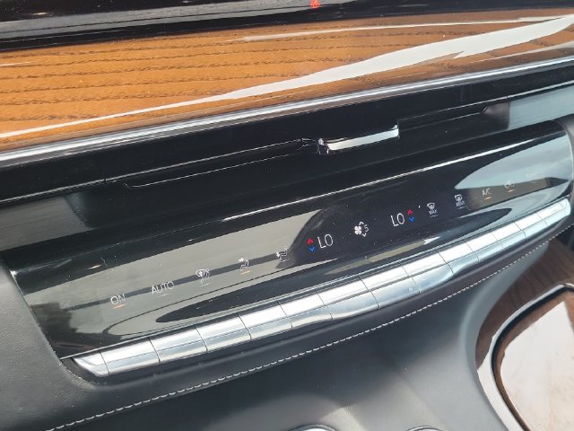 Used 2023 Cadillac Escalade Sport Platinum RWD image 42
