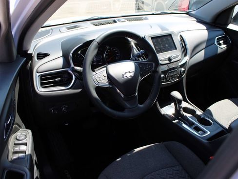 Certified 2024 Chevrolet Equinox LT FWD image 11