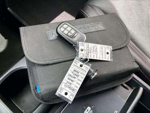 Used 2025 Honda Odyssey Sport-L image 15