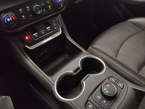 Used 2020 GMC Terrain SLT w/ Preferred Package image 26