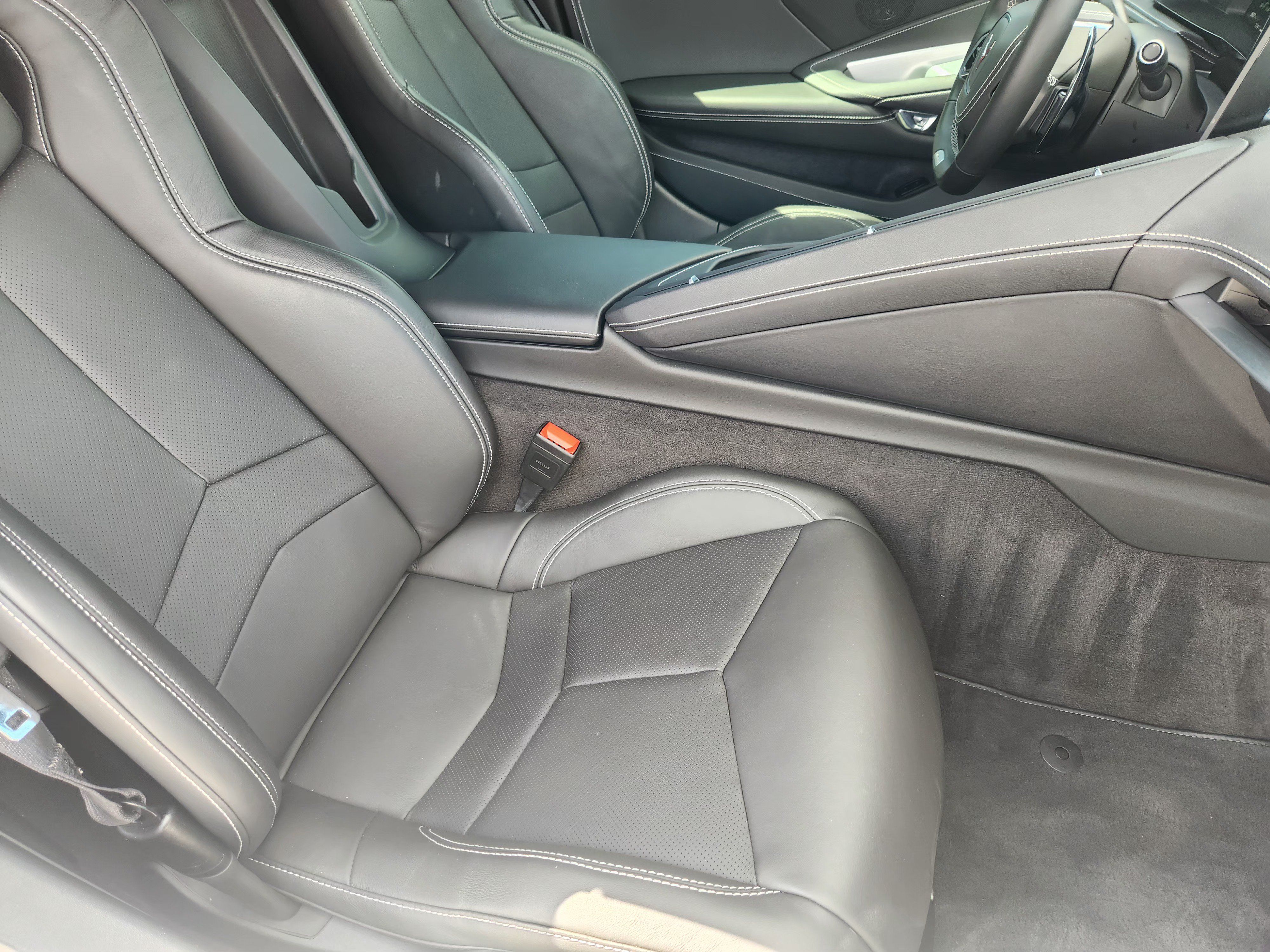 Used 2025 Chevrolet Corvette Z06 RWD image 14