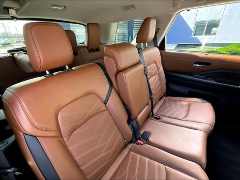 Used 2023 Nissan Pathfinder Platinum w/ Cargo Package FWD image 19