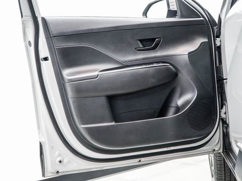 Used 2025 Hyundai Kona SEL image 42