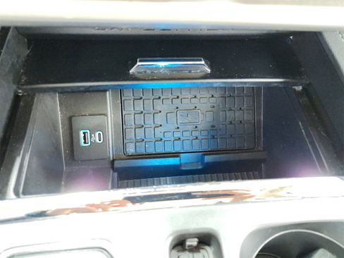 Used 2024 Ford Expedition Max XLT image 30