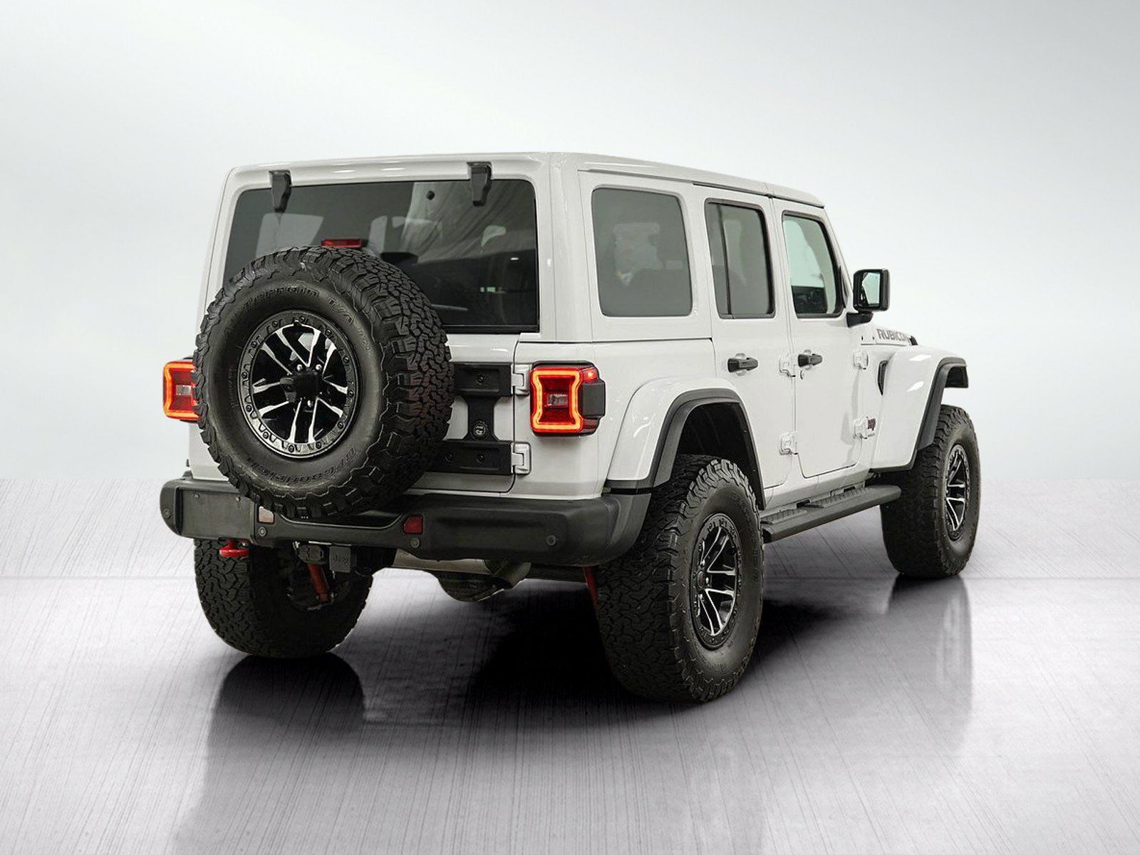 Used 2025 Jeep Wrangler Unlimited Rubicon AWD/4WD image 5