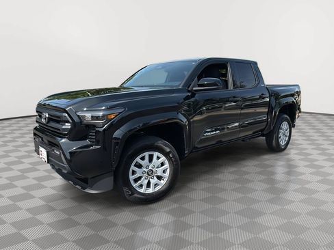 Used 2025 Toyota Tacoma SR5 AWD/4WD image 1