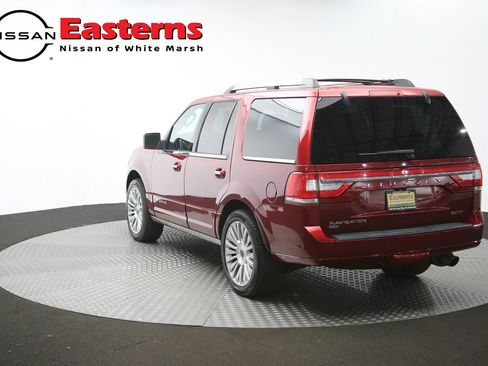 Used 2016 Lincoln Navigator Reserve AWD/4WD image 38