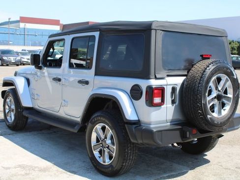 Used 2022 Jeep Wrangler Unlimited Sahara w/ Cold Weather Group AWD/4WD image 6