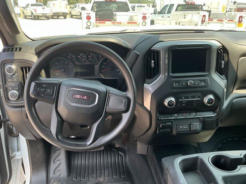 Used 2022 GMC Sierra 3500 Pro w/ Convenience Package AWD/4WD image 9
