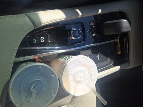 Used 2024 Volvo XC90 B5 Core w/ Protection Package Premier image 30