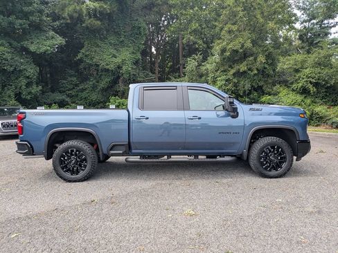 Used 2025 Chevrolet Silverado 2500 LTZ w/ Trail Boss Package AWD/4WD image 3