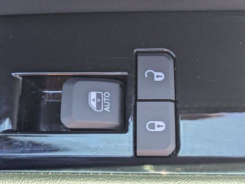 Used 2024 Jeep Wagoneer 4WD image 31
