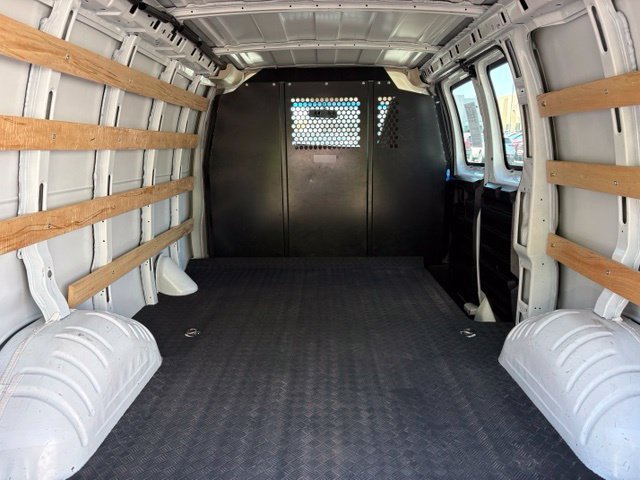 Used 2025 GMC Savana 2500 w/ Driver Convenience Package RWD image 7