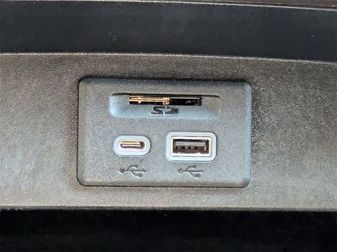 Used 2021 Chevrolet Tahoe LT image 32