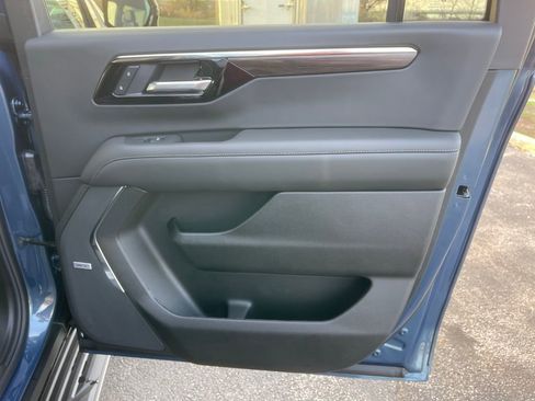 New 2026 Chevrolet Suburban LT w/ Comfort Package image 29