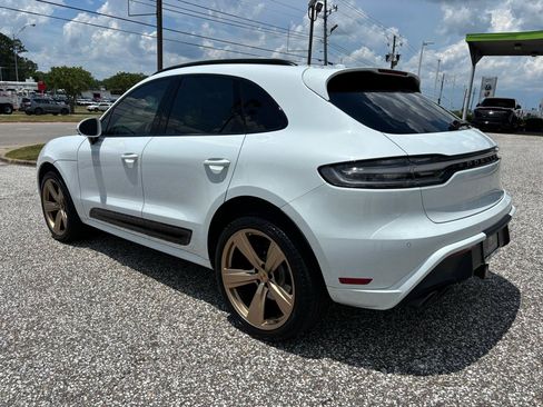 Used 2024 Porsche Macan AWD/4WD image 3