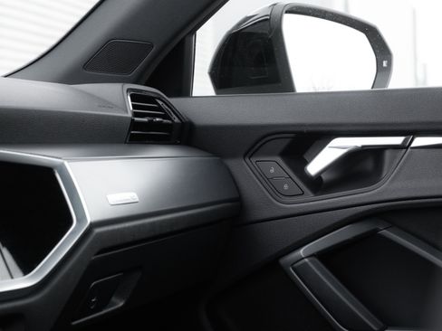 Used 2020 Audi Q3 2.0T Prestige w/ Prestige Package image 12