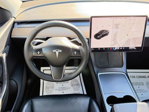 Used 2021 Tesla Model Y Long Range AWD/4WD image 26