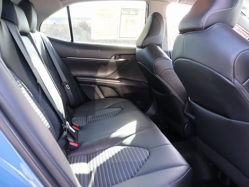 Used 2023 Toyota Camry SE image 12