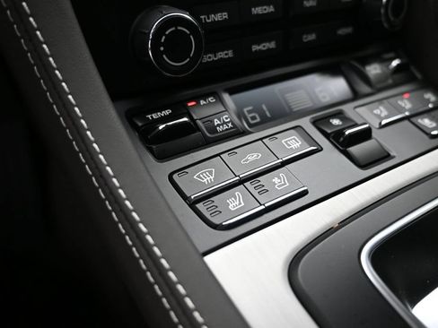 Certified 2025 Porsche 718 Cayman RWD image 17